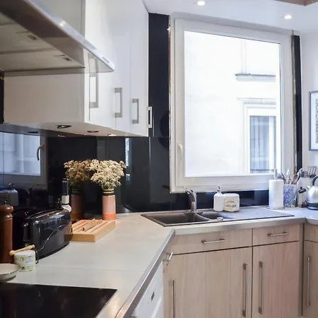 Апартаменты Elegant 2br Retreat In The 9th *