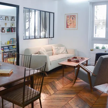 Elegant 2br Retreat In The 9th Παρίσι